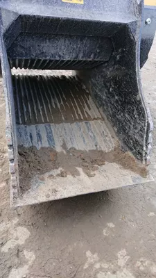 468134