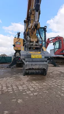 468134