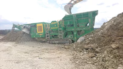 468863