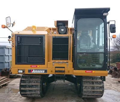 468911
