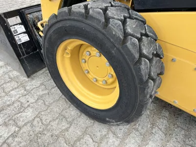 87074