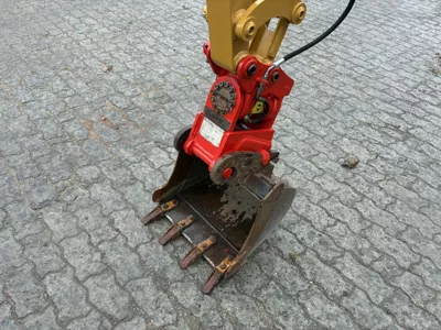 115669