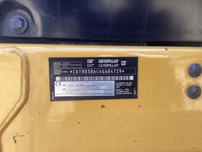 111043