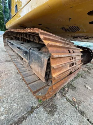 113613