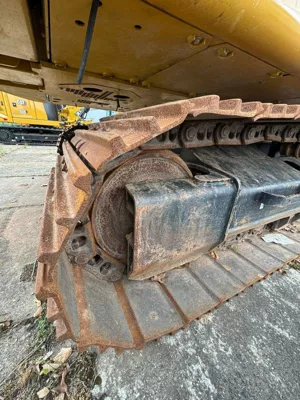 113613