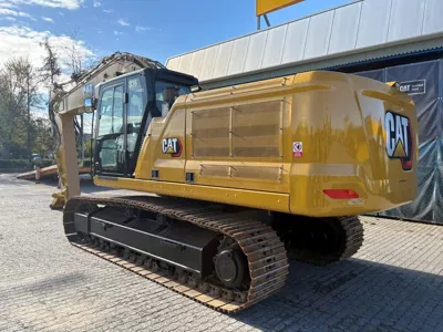 123683