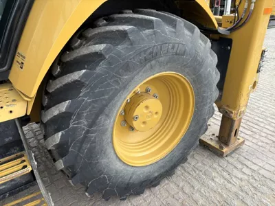 123250