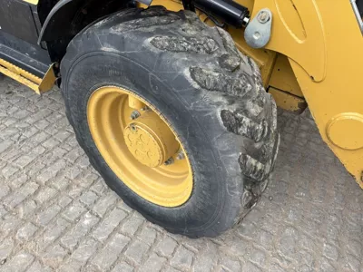 123250