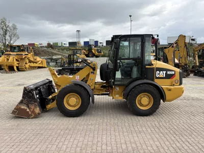 Cat 906M