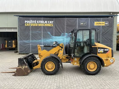 Cat 906M