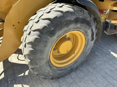 111028