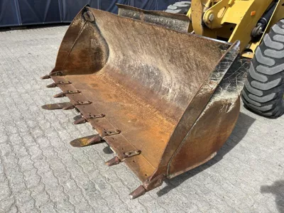 76383