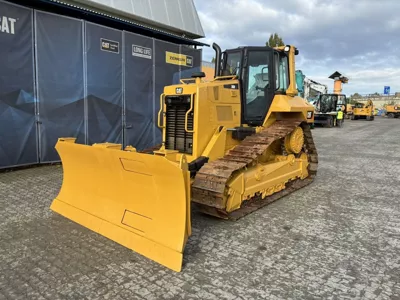 92562