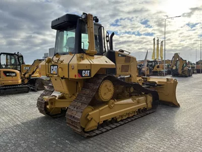 92562
