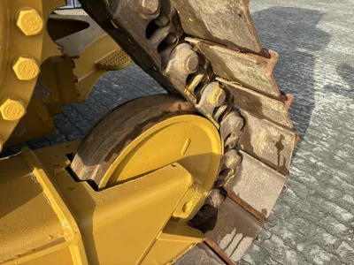 92562