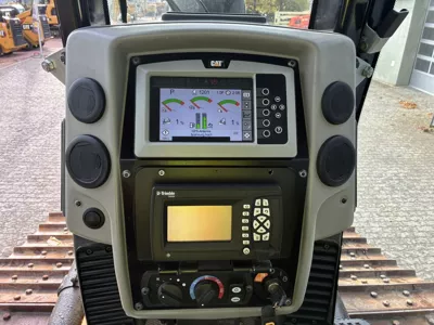 92562