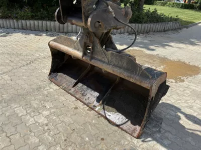 115808