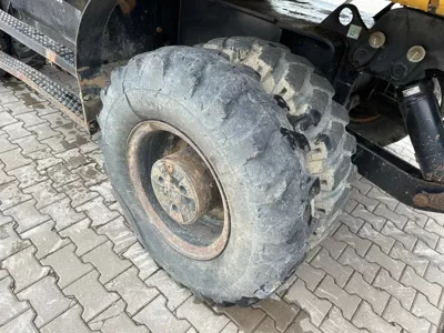 87043