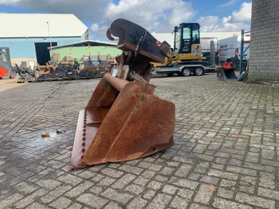 76324